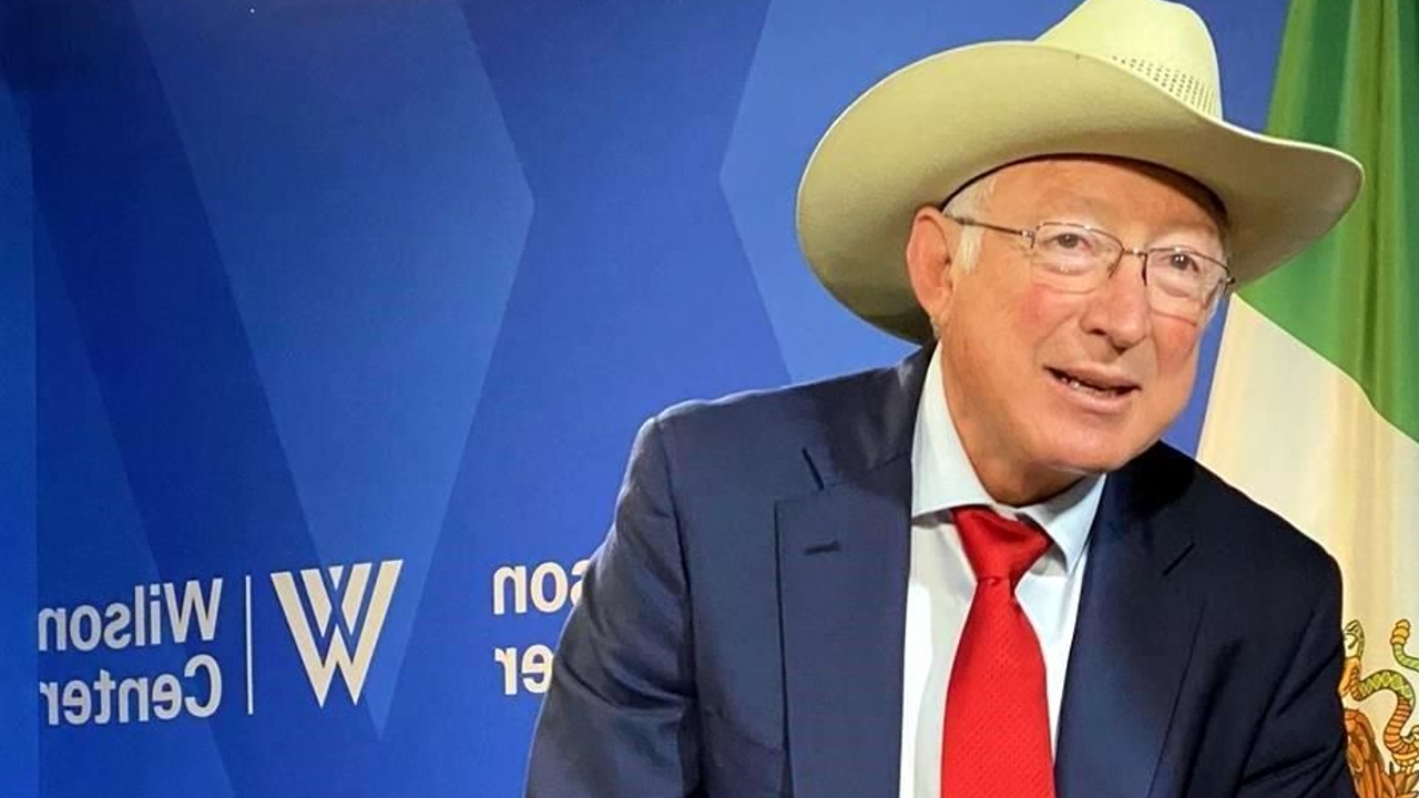 Ken Salazar solicita a los migrantes venezolanos ingresar a los EUA bajo legalidad 
