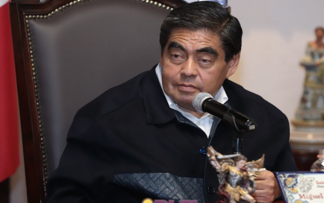 Equipo intersecretarial investigará red de facturas falsas en Puebla, anuncia Barbosa