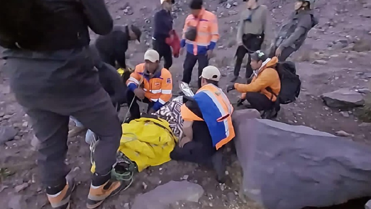 Rescatan a una mujer que sufrió una caída de 300 metros en el Pico de Orizaba