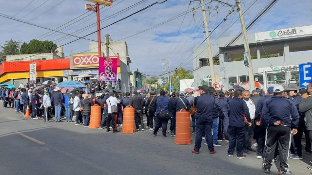 Activa SSC dispositivo de vialidad y acompañamiento por manifestación frente a oficina federal