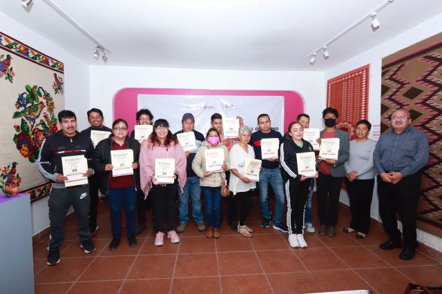 Premió CAT a ganadores de concurso artesanal de alfarería 2022