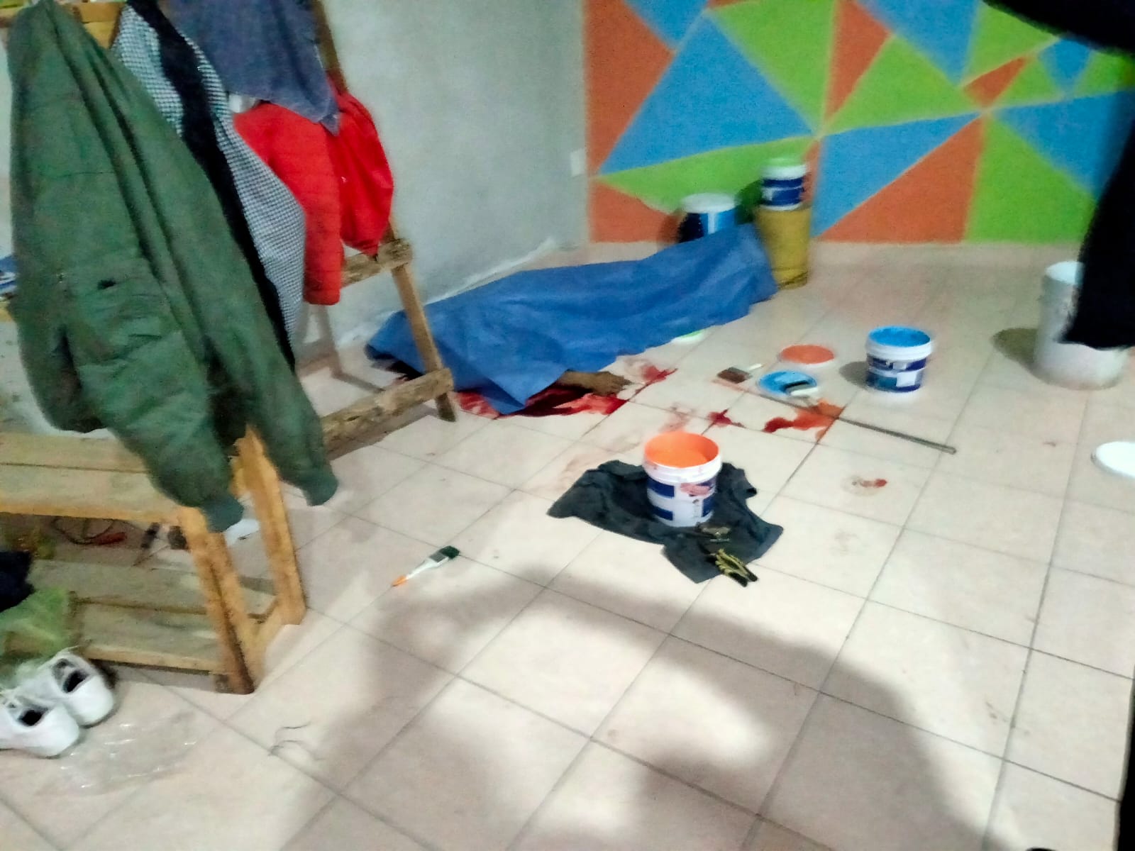 Matan y abandonan a mecánico dentro de un inmueble, en Tlaxco