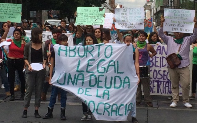Juez otorga amparo contra la despenalización del aborto a colectivas de Puebla