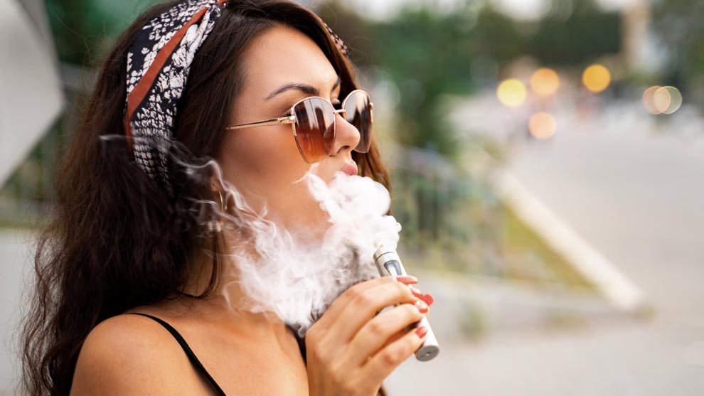 Confirma Cofepris que vapeadores contienen sustancias ‘ocultas’ para matar moscas y cucarachas