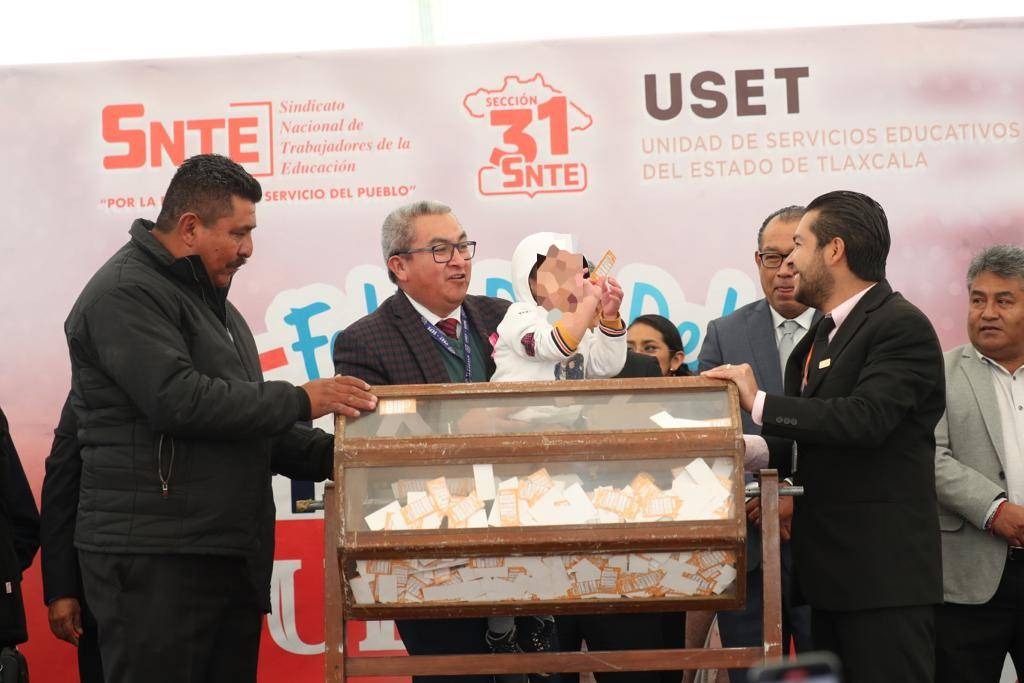 Reconoce USET a maestras y maestros jubilados de la sección 31 del SNTE