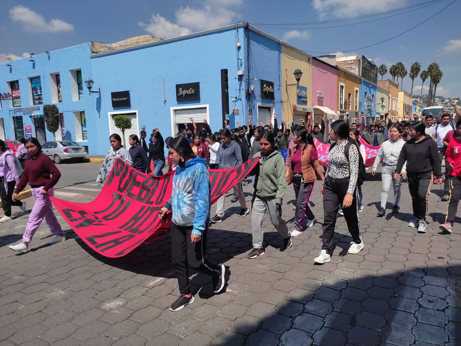 Siguen manifestaciones normalistas en Tlaxcala