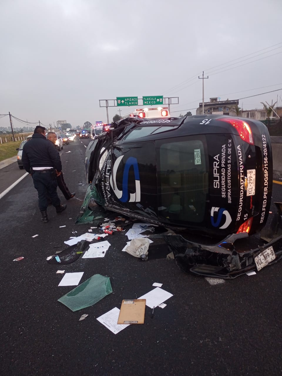 Dos lesionados deja volcadura de unidad de seguridad privada sobre la México-Veracruz
