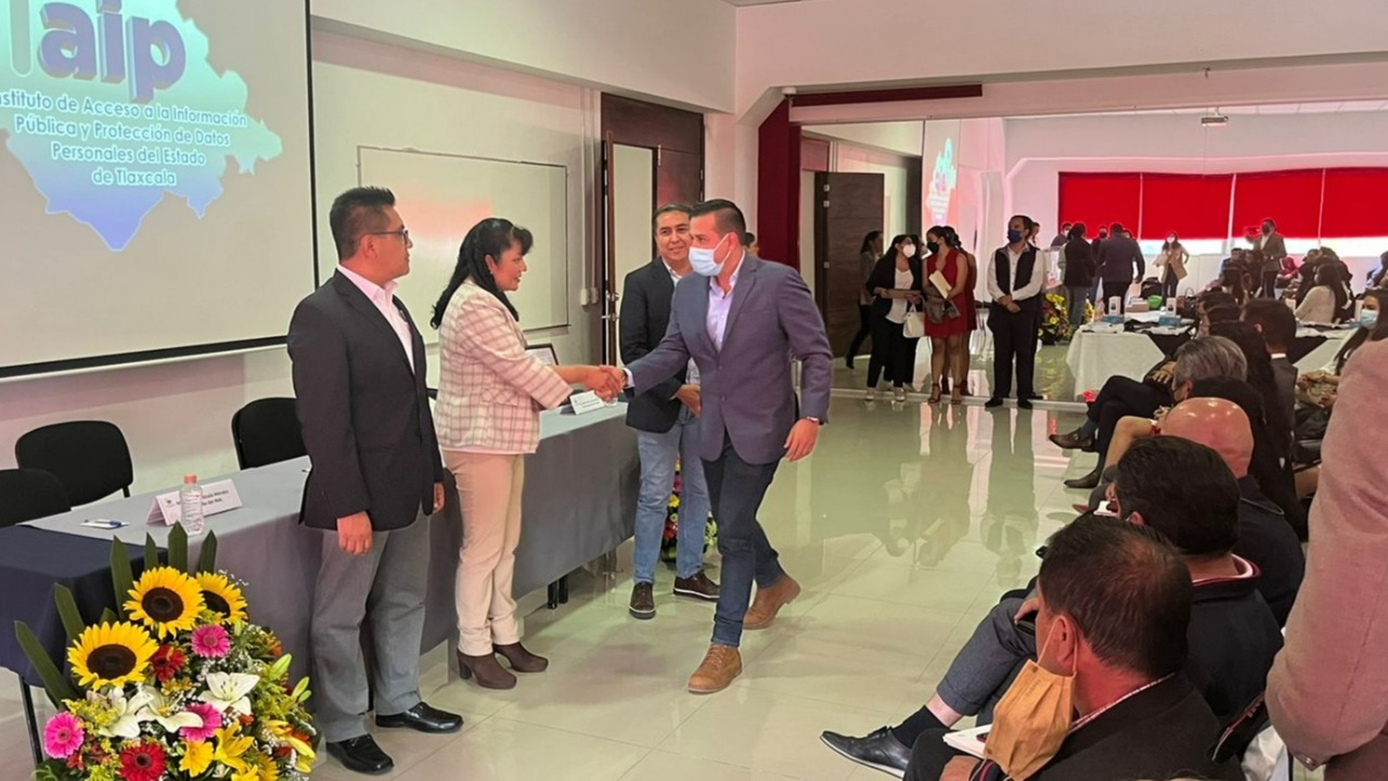 Reconoce IAIP al sector salud por cumplir con ley de transparencia