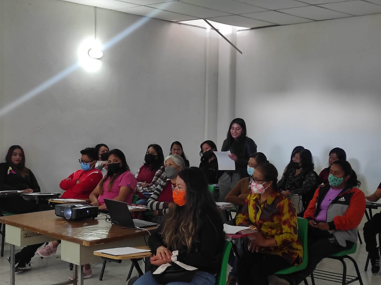 Realiza IEM taller de emprendimiento para mujeres rurales indígenas