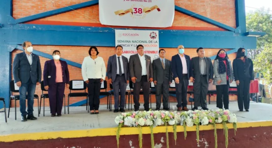 Alcaldesa de Panotla se presenta en la celebración del aniversario de CBTIS 211