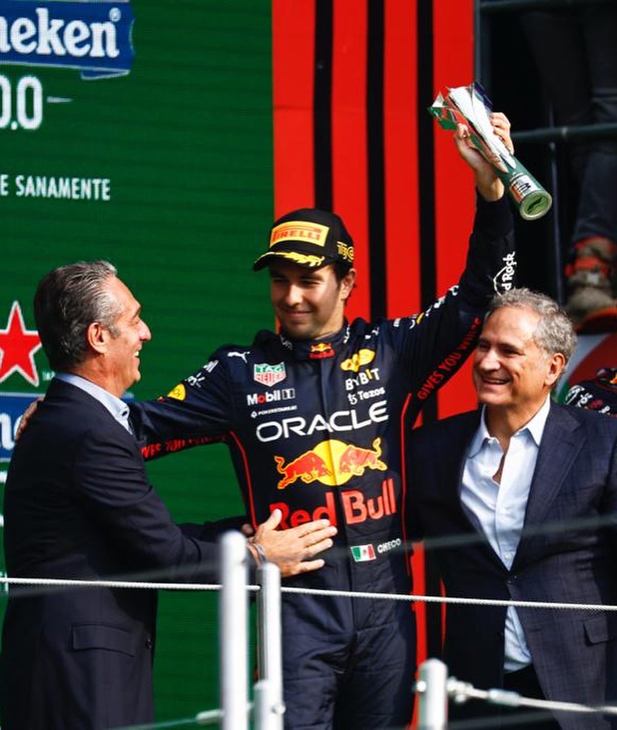 Checo Pérez y otro tercer sitio en el Gran Premio de México