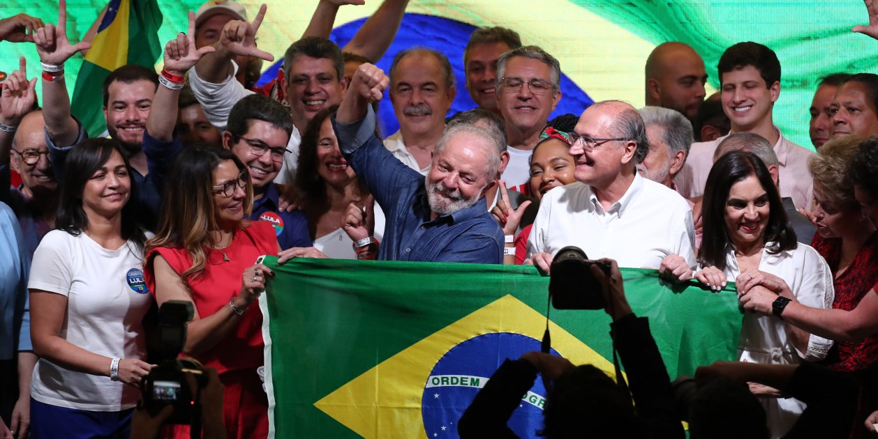 Lula gana las elecciones en Brasil, vence a Bolsonaro por estrecho margen