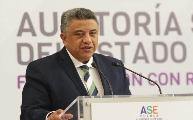 Señala Barbosa que anterior auditor de Puebla se comprometió a ocultar irregularidades de ediles en cuenta pública