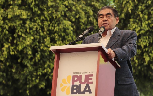 Señala Barbosa que mayoría de empresas operan en Puebla sin permisos y sin plantas tratadoras de agua