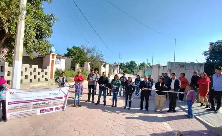Alcaldesa de Amaxac inaugura obra de adoquinamiento
