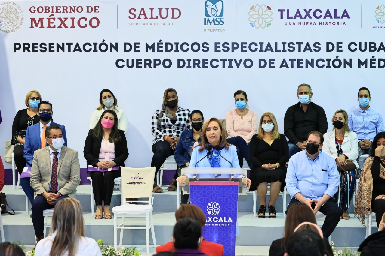 Llegan 26 médicos cubanos y cambian 10 directivos de salud
