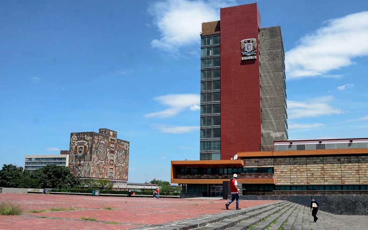 Presenta UNAM denuncia por daños a Torre de Rectoría; en facultad de Filosofía suspende clases
