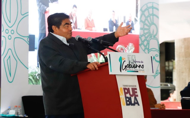Barbosa se compromete a apoyar el pago de deuda en Huauchinango y la construcción de un mercado