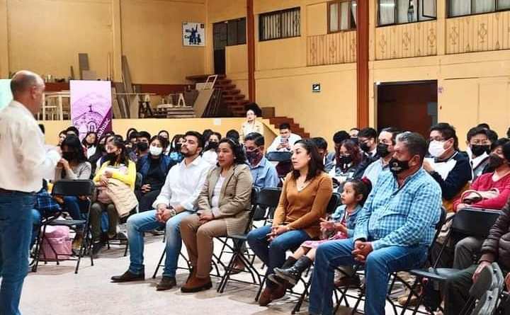 En Santa Cruz Tlaxcala se impartió la conferencia de “Heridas Invisibles”