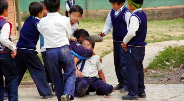 Niño de 6 años es enviado al hospital tras recibir una golpiza por alumnos de tercer grado