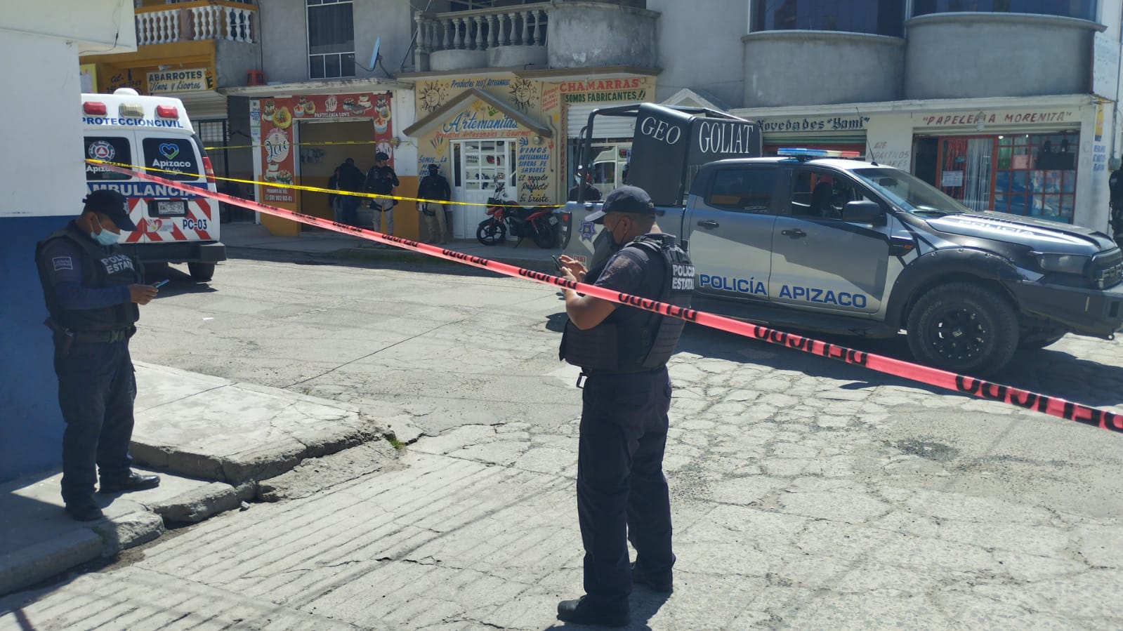 Dentro de un negocio en Apizaco, ultiman a un hombre a balazos