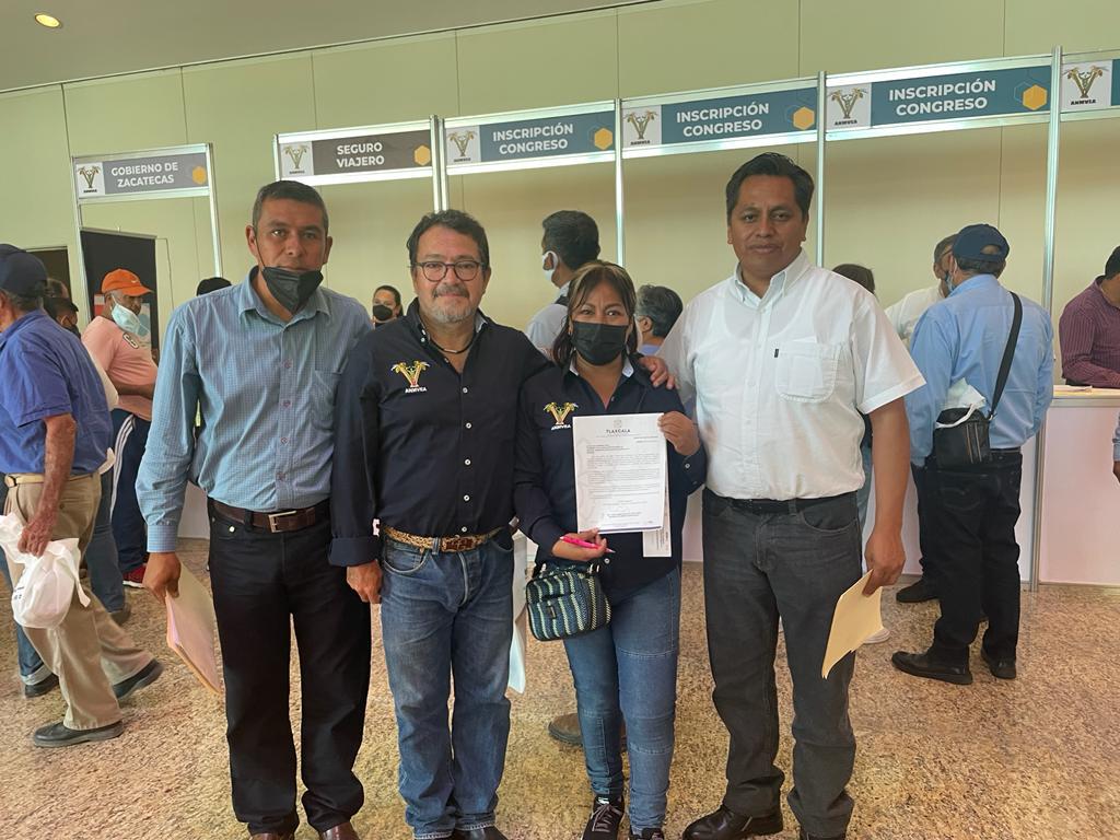 Asisten apicultores de Tlaxcala a Congreso Internacional De Actualización En Campeche