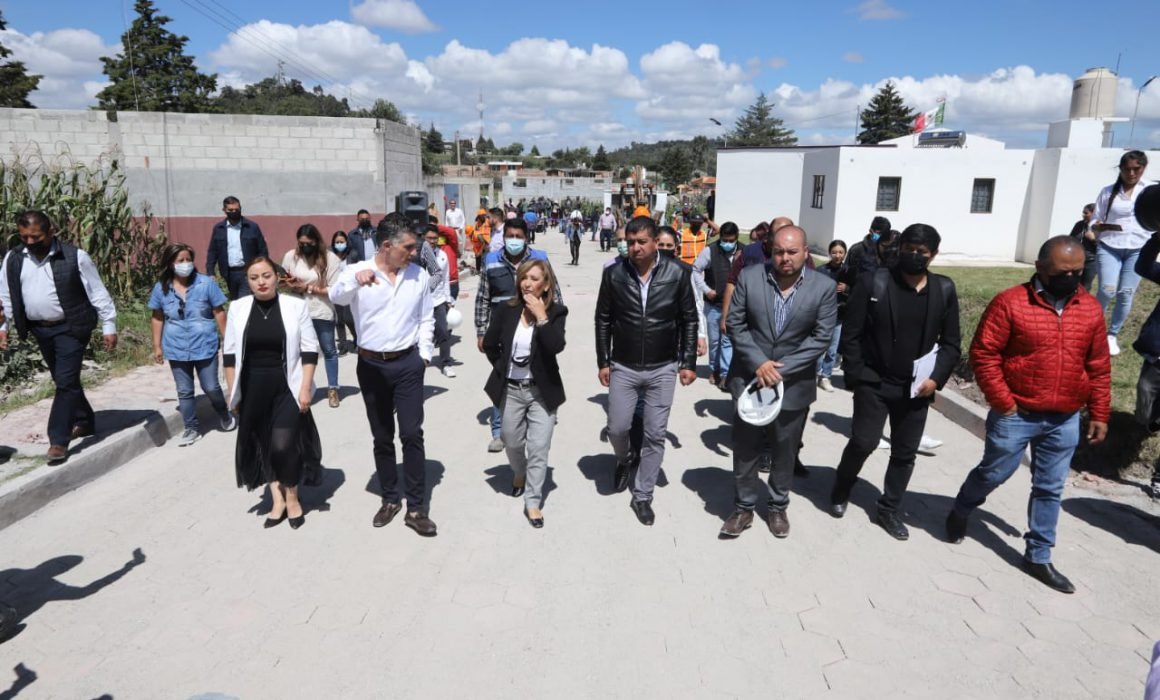Supervisó Lorena Cuéllar pavimentación y servicios en Tzompantepec