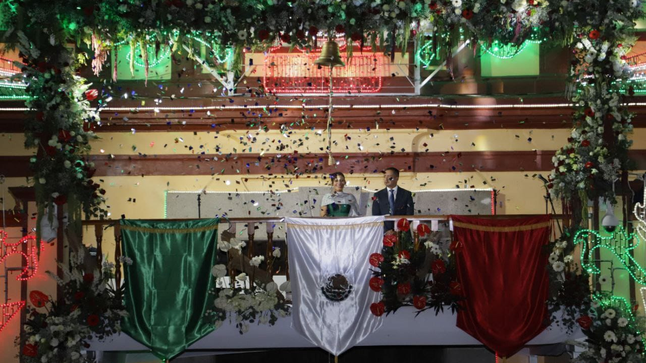 Con gran afluencia y sin inconvenientes se efectuó la ceremonia del Grito de Independencia en San Andrés Cholula