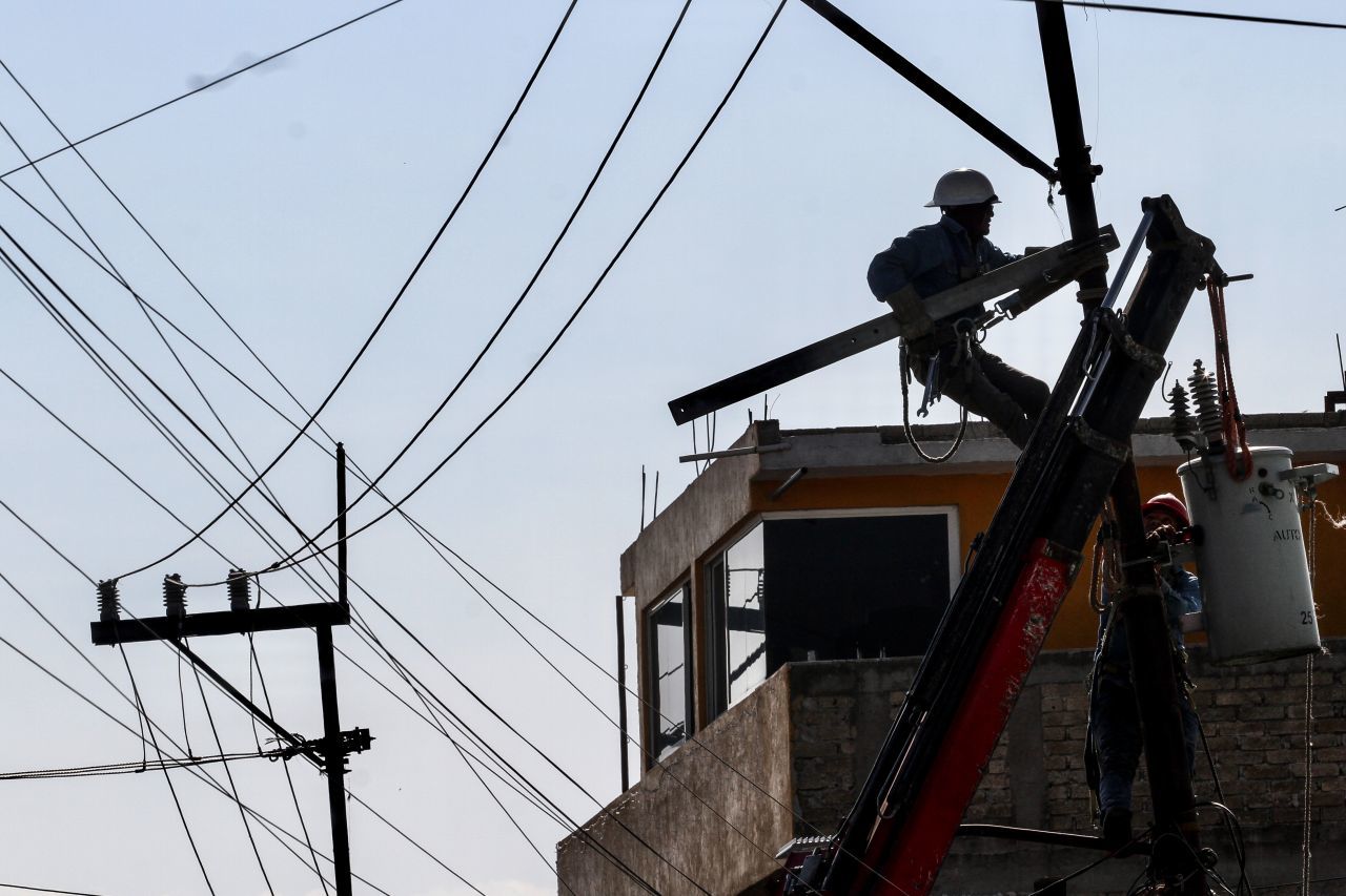 Sismo magnitud 7.7 dejó sin electricidad a 1.3 millones de usuarios en cinco estados del país