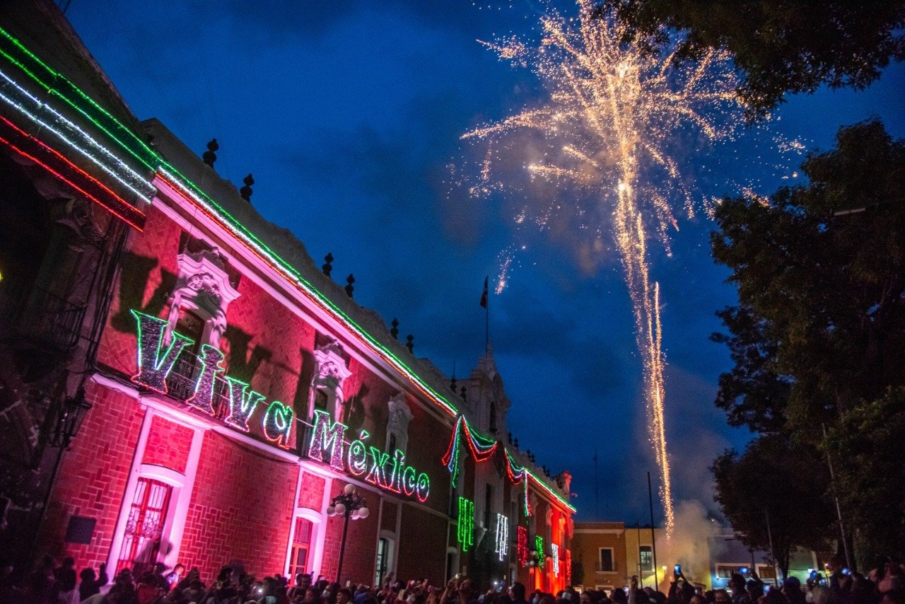 Enciende gobierno del estado iluminación alusiva a las fiestas patrias
