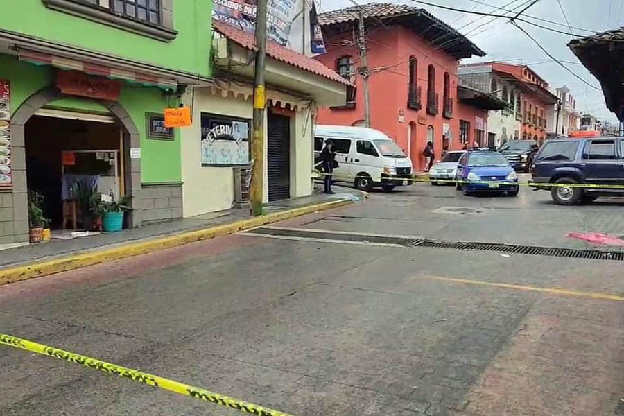 Delincuentes disparan contra víctimas para robar dinero de la compra de un auto en Huauchinango