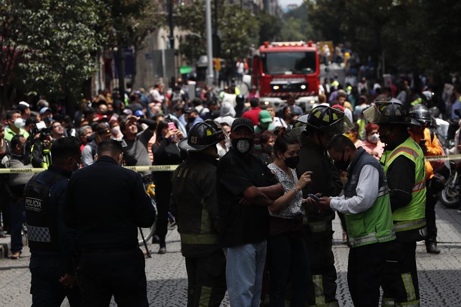CDMX suma 21 edificios dañados tras sismo de magnitud 7.7