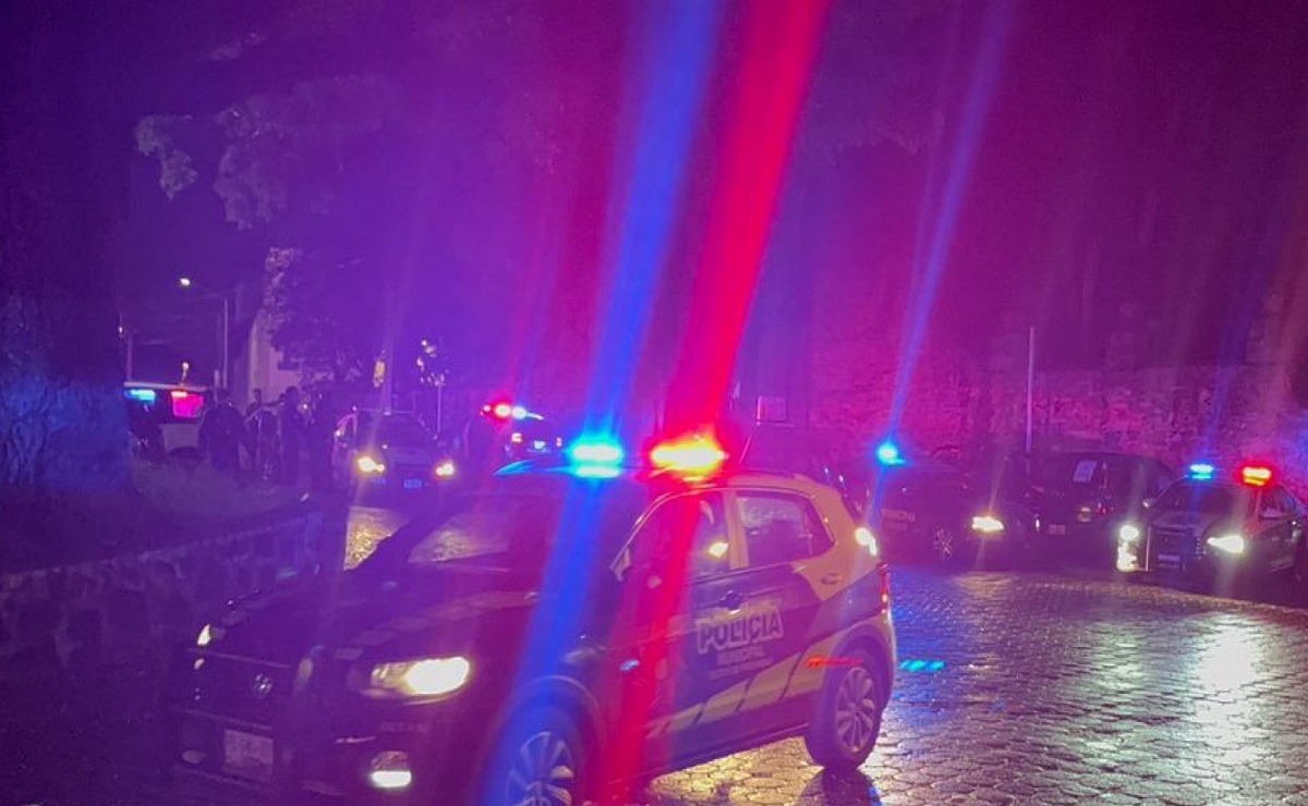Policía resulta apuñalado durante detención en Xonaca
