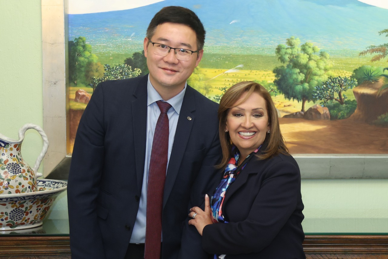 Se reúne gobernadora Lorena Cuéllar con representante del Grupo Automotriz Chino GAC