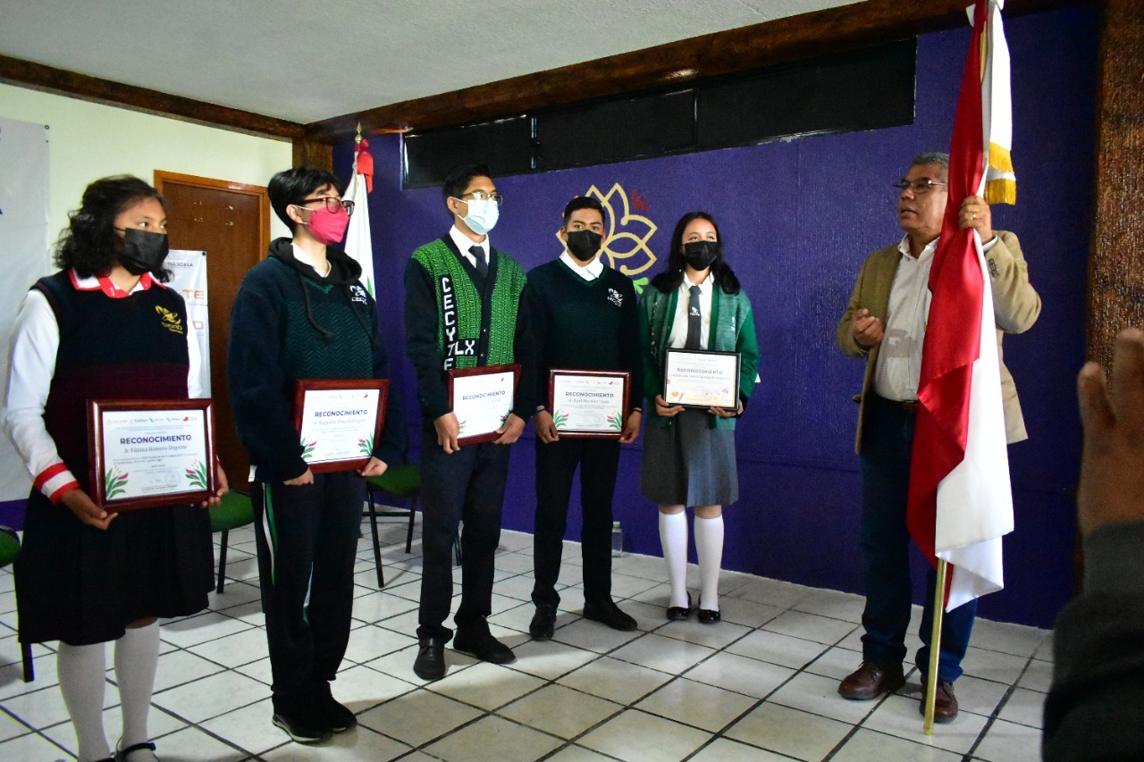 Reconoce gobernadora Lorena Cuéllar labor de personal de apoyo y asistencia a la educación de la sección 55 del SNTE