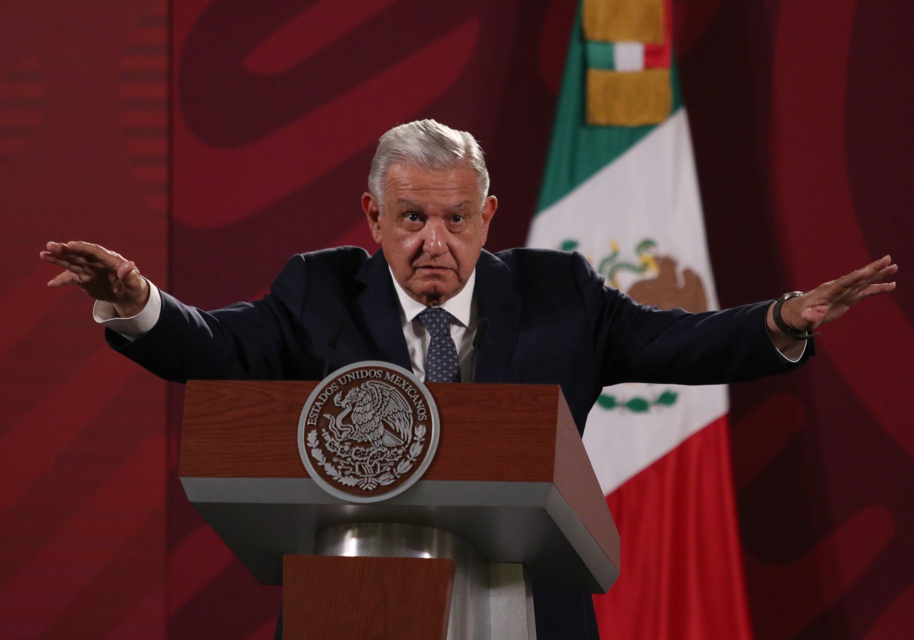 Pide AMLO “no ocultar las cosas” tras filtraciones del informe sin testar del caso Ayotzinapa