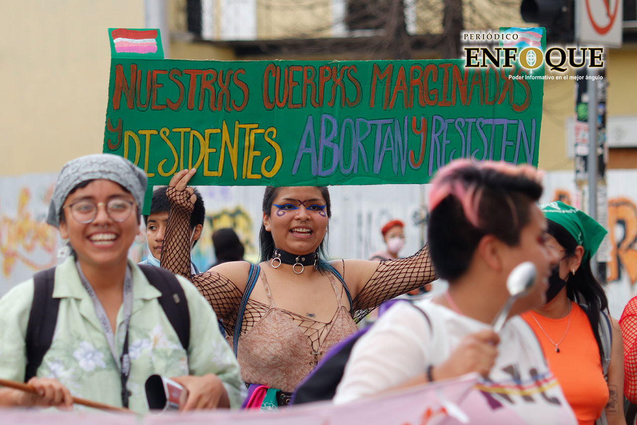 Comenzó marcha por el 28s en Puebla para exigir la legalización del aborto 