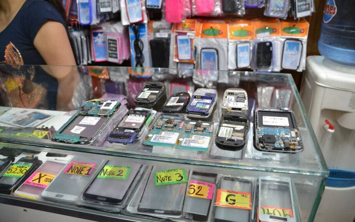 Ayuntamiento de Puebla va contra la venta de celulares robados