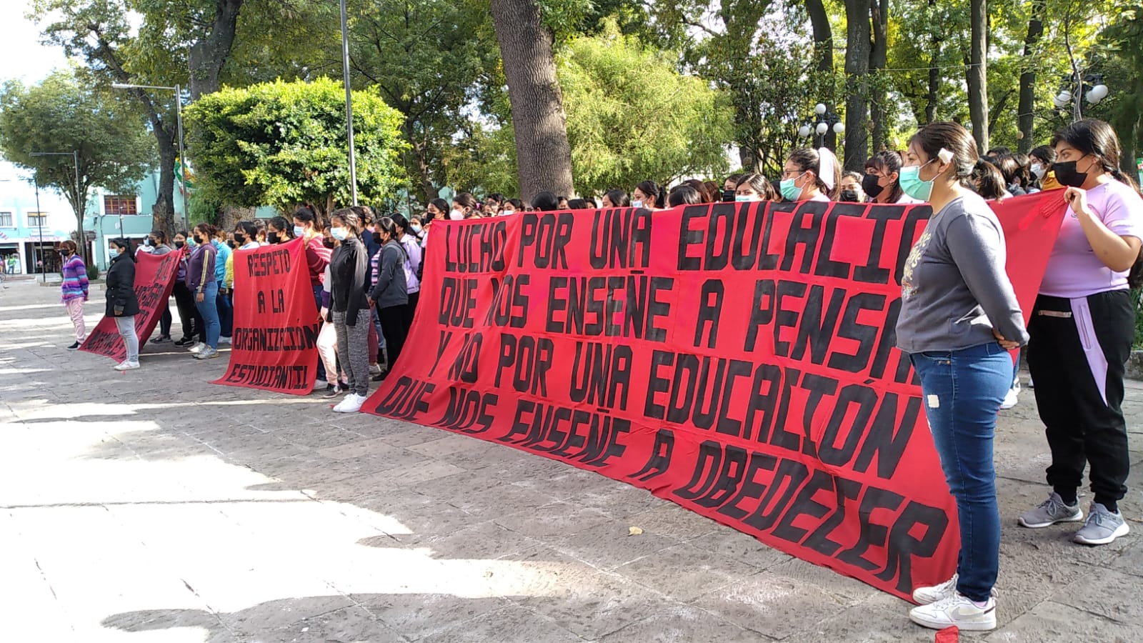 Normalistan se solidarizan con estudiantes de Puebla