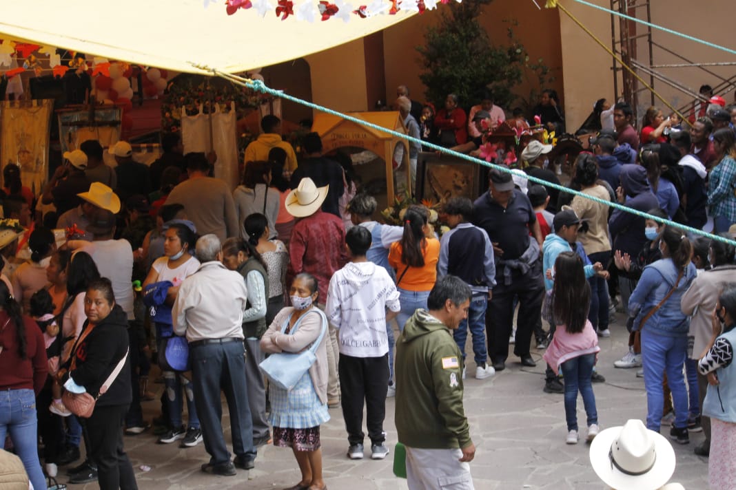  Abarrota feligresía al Santuario De Miguel Arcángel