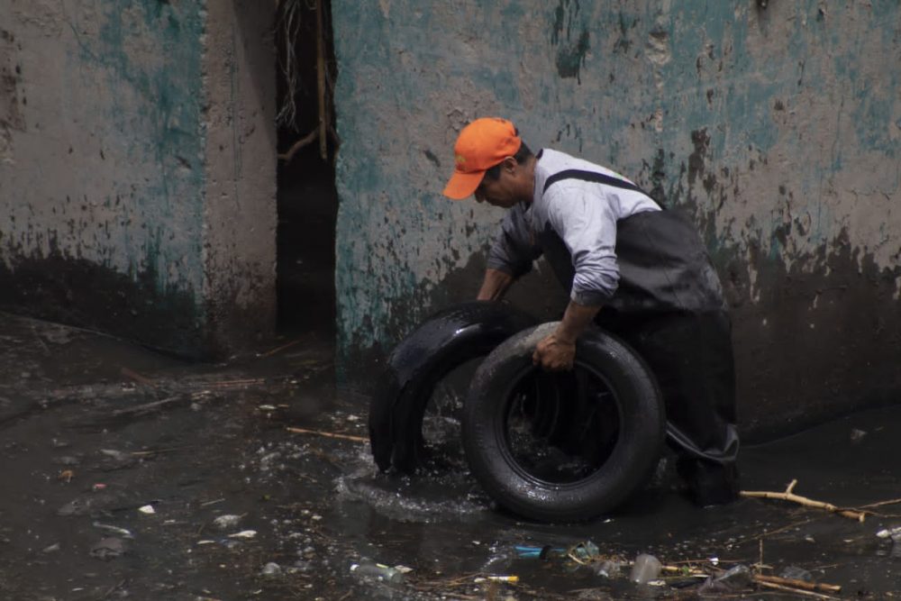 OOSL retira 3 toneladas de basura en el Puente Negro
