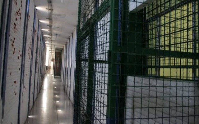 Vinculan a proceso a 4 custodios de penal de Tepexi por homicidio de un reo