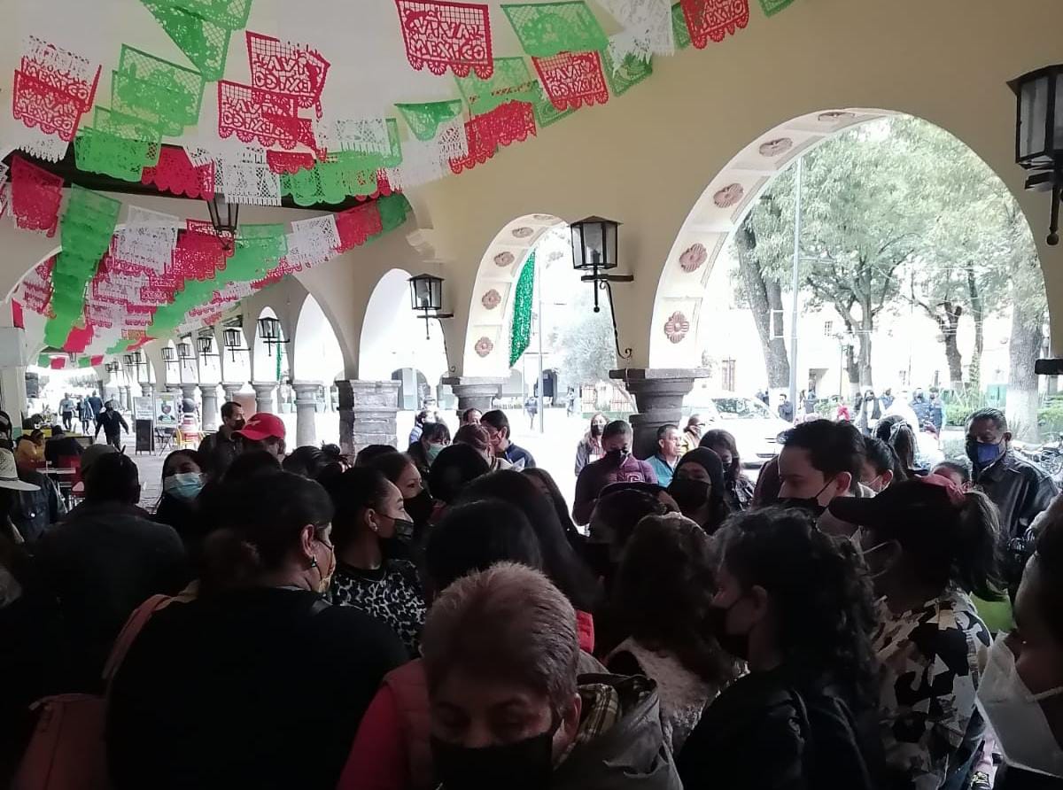 Esperan respuesta vendedores de ropa de la capital tlaxcalteca