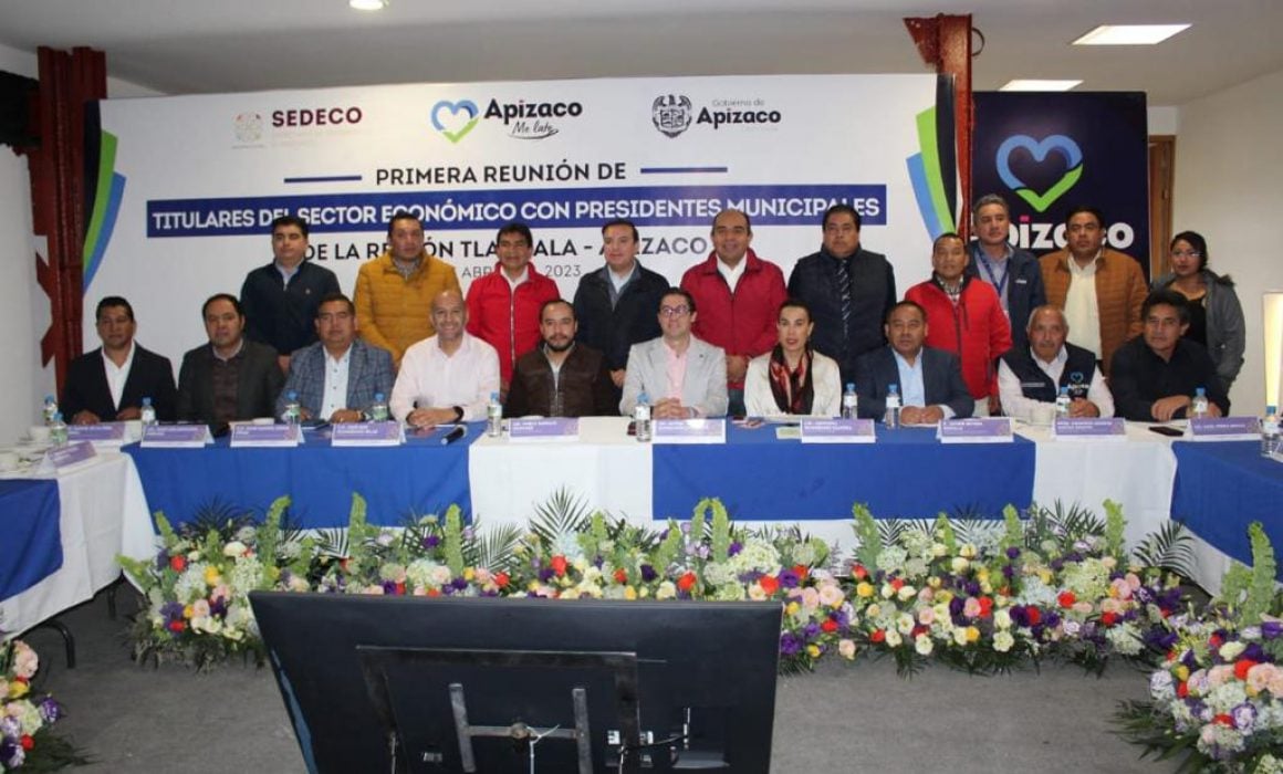 Se reúnen titulares del sector económico del gobierno con 11 alcaldes