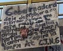 Presunto grupo delincuencial exhibe ‘narcomanta’, en Tizatlán