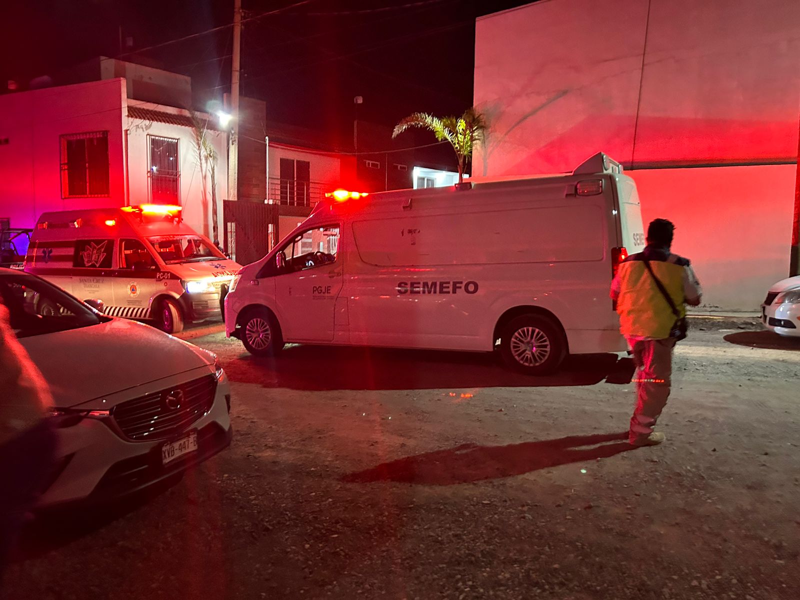 Abuelito desciende de su automóvil, se desvanece y muere en vía pública, de Santa Cruz Tlaxcala 