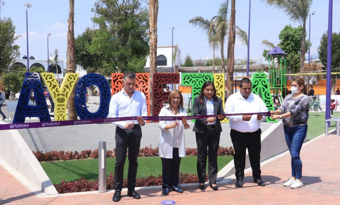 Entrega Lorena Cuéllar obra pública en Zacatelco y Ayometla