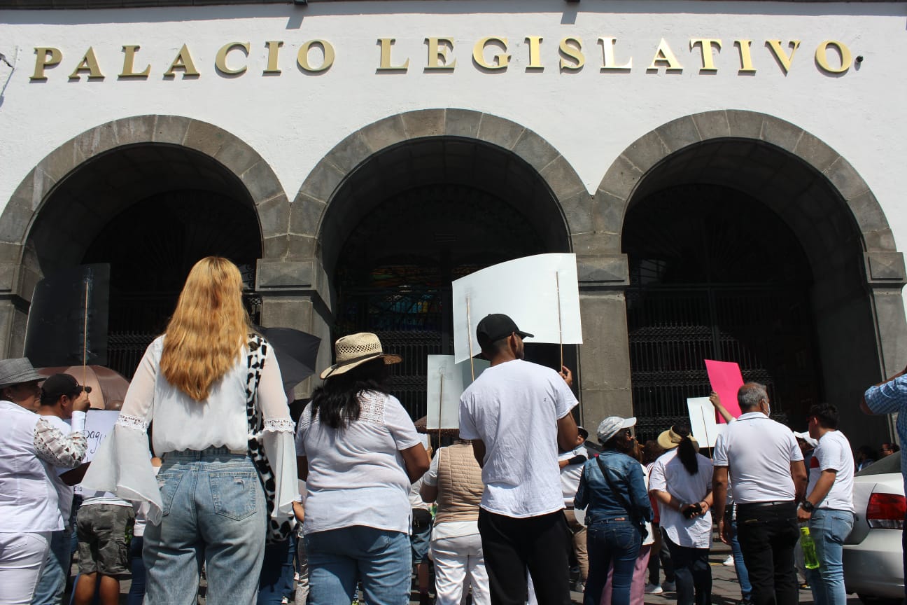 Marchan tlaxcaltecas por asesinato de hombre en la capital