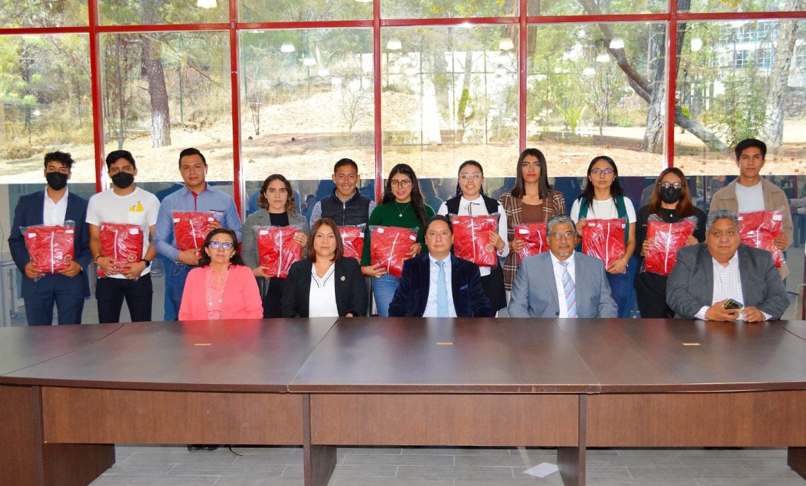 Uniforma UATX a delegación para Universiada Regional 2023