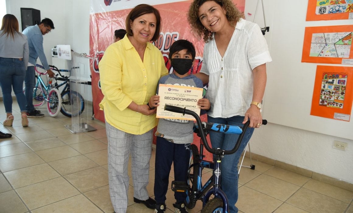 Premia SMDIF Tlaxcala Capital a ganadores del primer concurso de comics